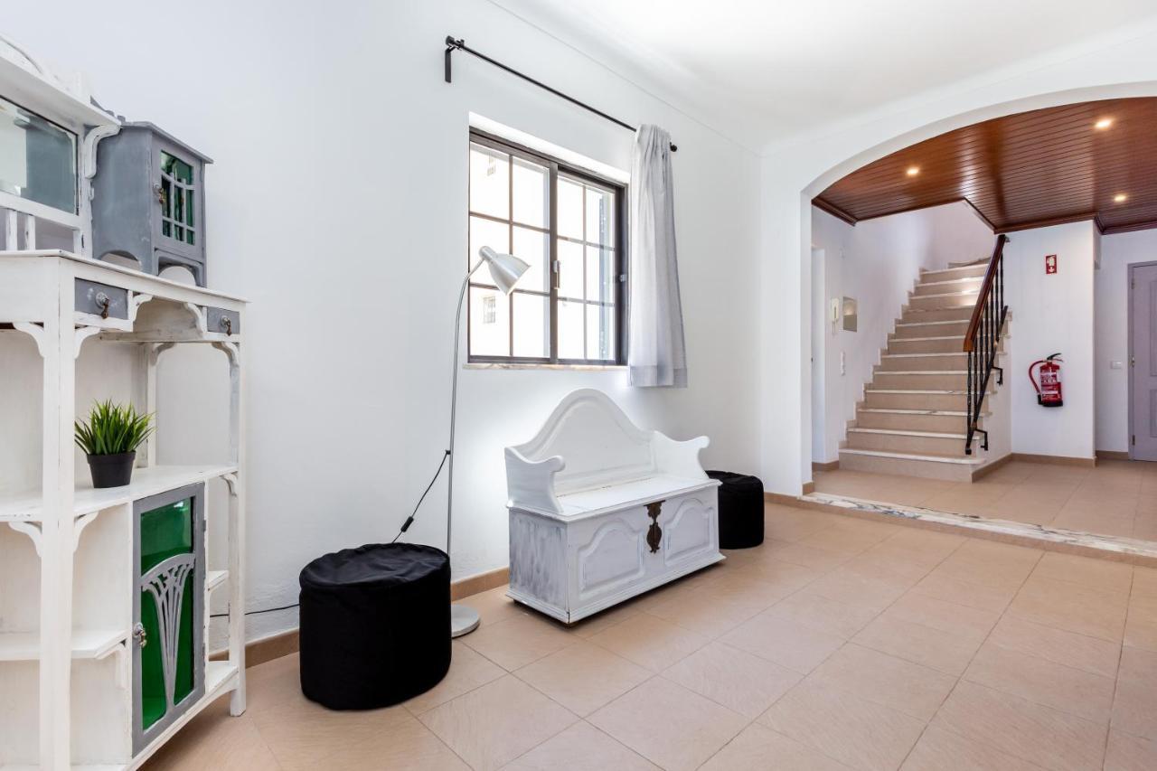 Best Guest Residence Lagos Luaran gambar
