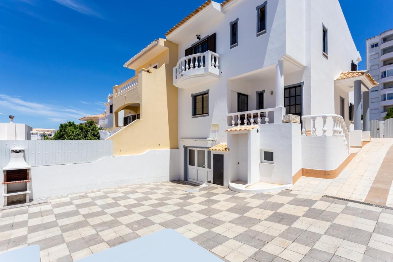 Best Guest Residence Lagos Luaran gambar