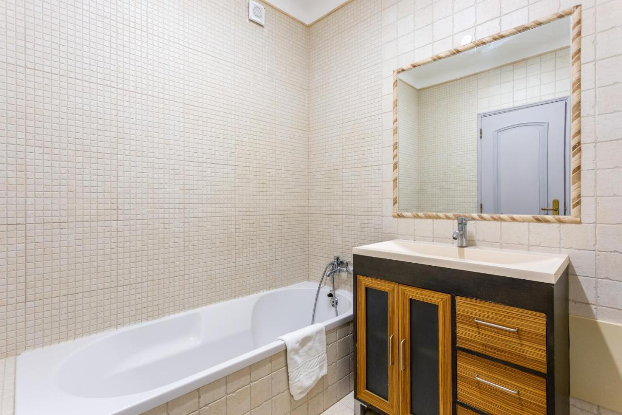 Best Guest Residence Lagos Luaran gambar