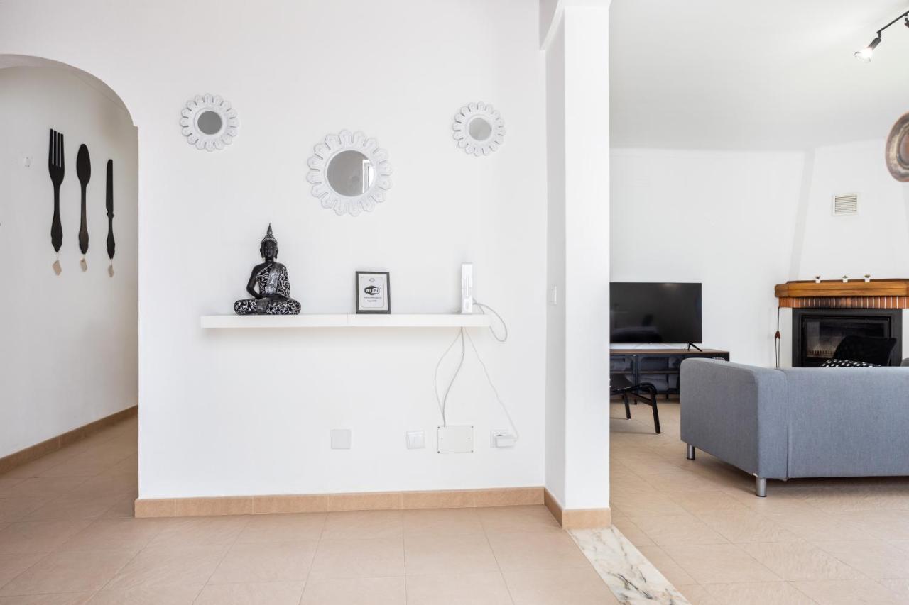 Best Guest Residence Lagos Luaran gambar